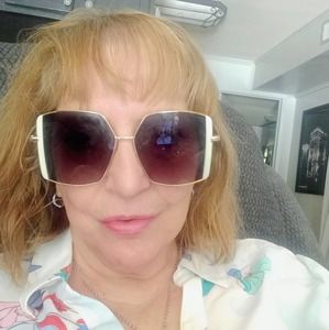 Meet your Posher, Brenda